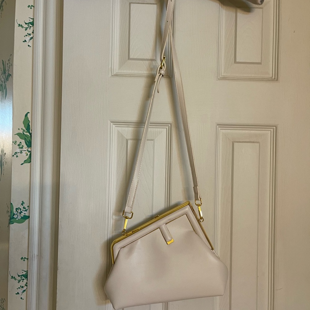 Elegant Cream Shoulder Bag